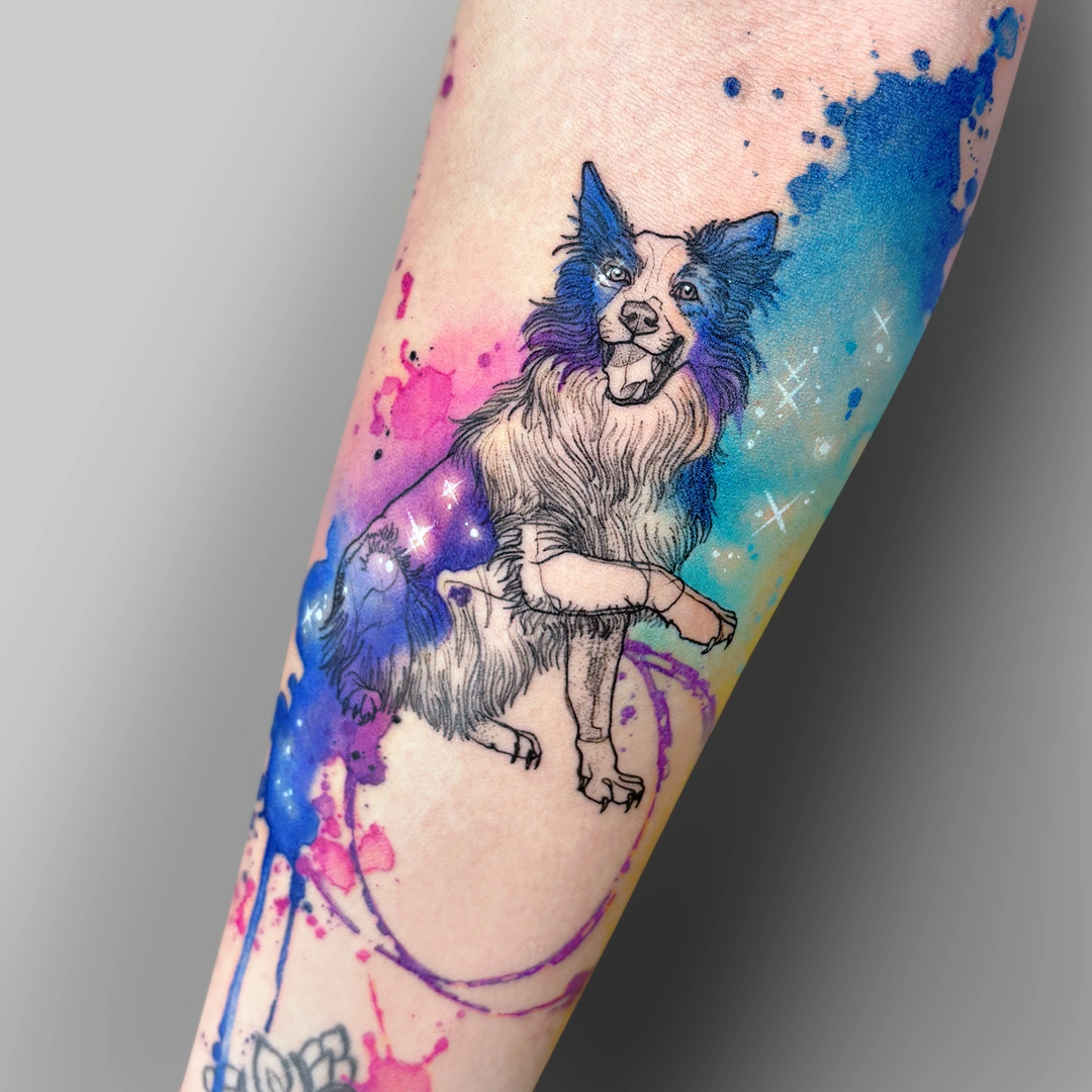#watercolortattoo #dogtattoo #piestatuaz #tatuazpsa #watercolortattoo #tatuażeakwarelowe #tatuazeakwarelowe #tatuazekobiece #tatuaznaprzedramie