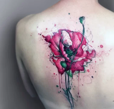tatuaż akwarelowy, tatuaż na plecach, kwiatowy tatuaż, tatuaż damski. Kwiaty tatuaż,